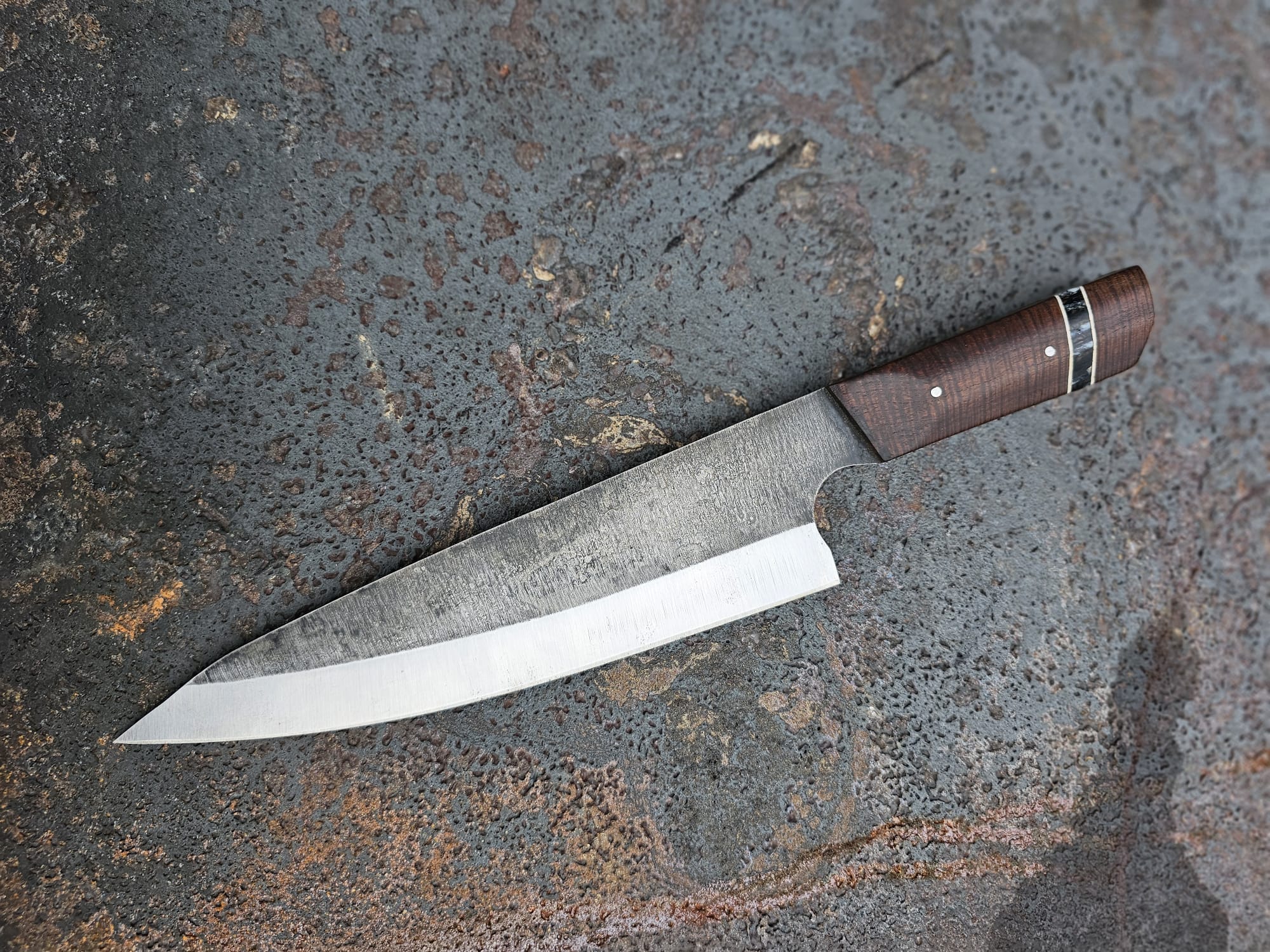 Küchenmesser Gyuto aus Kohlenstoffstahl